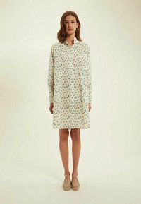 Non sélectionné, f lucky blue