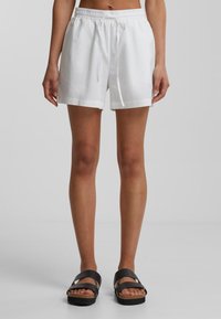 Urban Classics SEERSUCKER  - Shorts - white