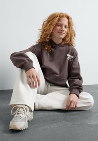 Vingino BASIC HOODY UNISEX - Jersey con capucha - muted purple