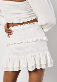 Apricot SMOCKED RUFFLE - A-Linien-Rock - white