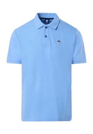 Polo shirt azzurro chiaro in cotone, con patta a due bottoni, maniche corte e un piccolo logo rotondo sul lato sinistro del petto.