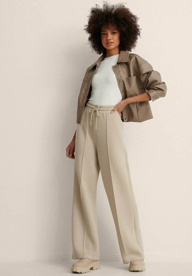 NA-KD T-shirt print crème