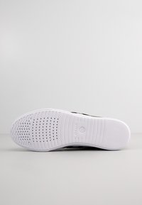 Geox WALEE - Zapatillas - grey