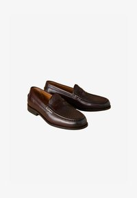 Selected, brown