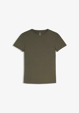 Korte mouw olijfgroene ronde hals t-shirt, eenvoudig ontwerp, plat weergegeven op witte achtergrond.