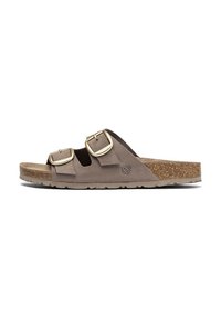 Sandali slide in suede marrone con due fibbie metalliche dorate, plantare in sughero e suola in gomma testurizzata. Presentano un design aperto per una migliore traspirabilità.