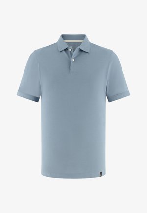 Světle modrá polokošile s krátkým rukávem, dvěma knoflíky, klasickým límečkem a malou černou štítkem na spodním lemu.