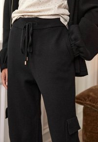 Next REGULAR FIT - Cargobyxor - black