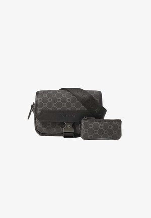 Sac bandoulière noir à motifs avec pochette assortie à fermeture éclair, sangle de marque et fermeture à boucle métallique à l'avant.