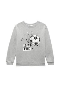 Grå sweatshirt med et grafisk motiv af en fodbold med sprøjt- og linjemønstre. Teksten siger "GOAL TIME" med fede sorte bogstaver.