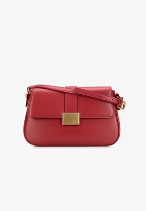 Rotte Lederhandtasche mit strukturiertem Design, goldenen Beschlägen und einem vorderen Klappdeckel. Verfügt über einen verstellbaren Tragegurt für Vielseitigkeit.