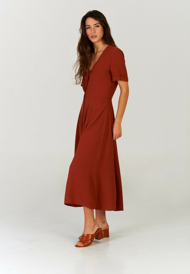 Collection TERRACOTA - Vestido informal - rojo - Zalando.es