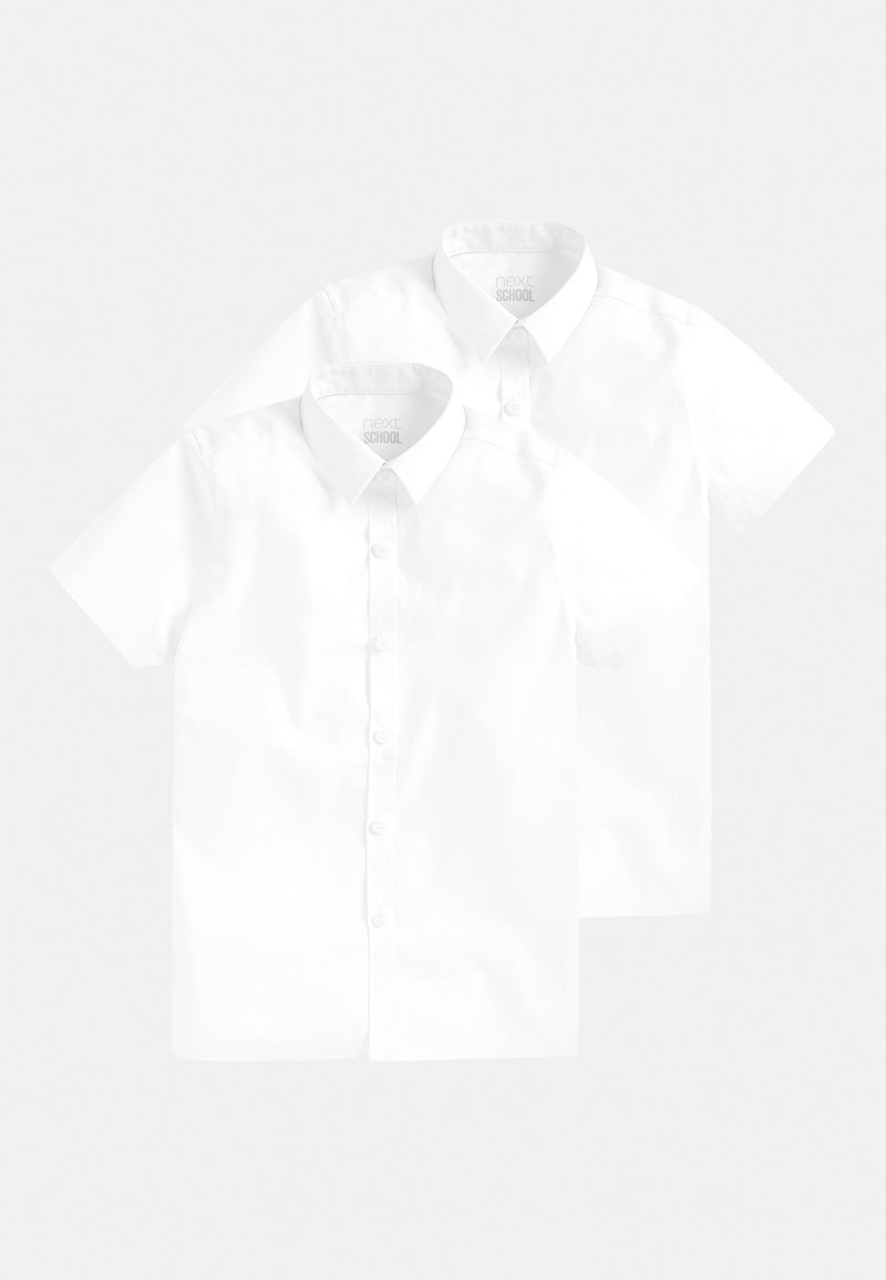 To korteærmede hvide skjorter lavet af glat stof, med knaplukninger, spidse kraver og et enkelt design.