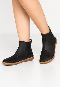 El Naturalista Botines bajos - black