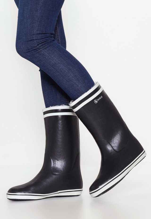 MALOUINE - Bottes en caoutchouc - marine/blanc