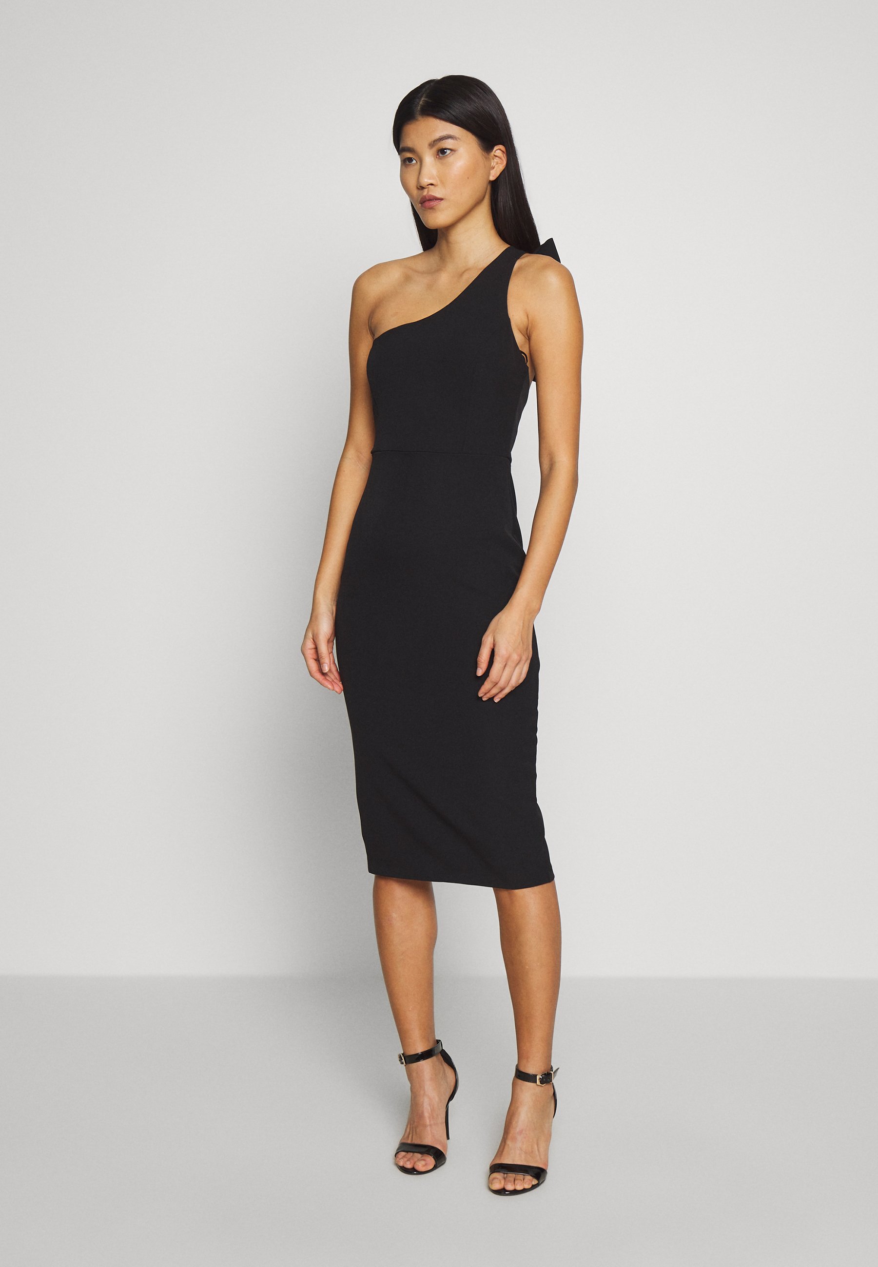 Trendyol SIYAH Fodralklänning black Zalando.se Trendyol SIYAH Stickad klänning gray Zalando.se
