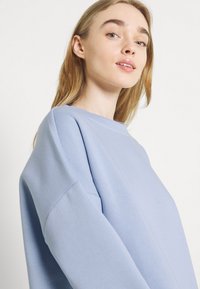 Pieces PCCHILLI - Camisola - kentucky blue