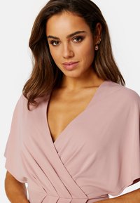 Bubbleroom WRAP SLIT MAXI DRESS - Společenské šaty - salmon