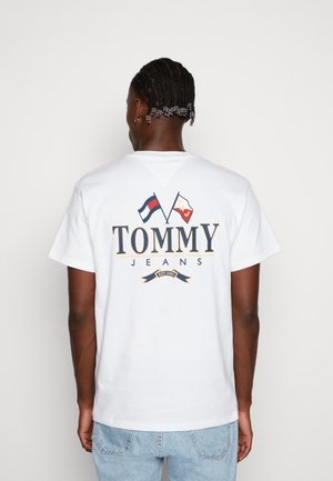 MODERN BACK LOGO - Print T-shirt - white