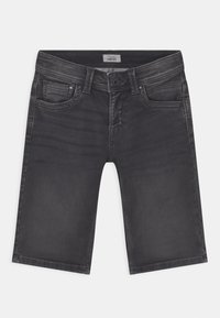 Pantalones cortos de mezclilla negra con un diseño de pierna recta, cinco bolsillos y un cierre de botón. La tela tiene un ligero brillo y una textura suave.