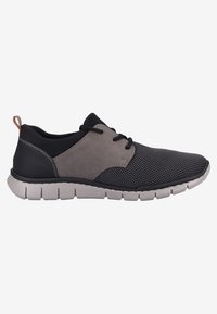 Baskets décontractées noires et grises avec lacets noirs, avant en mesh, panneau central en daim, semelle amortissante et languette de traction au talon.