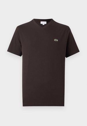 Donkerbruin T-shirt met V-hals en korte mouwen, met een klein groen krokodillenlogo op de linkerborst.
