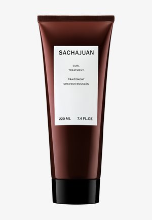 Sachajuan Curl Treatment tube, 220 ml, i mørk maroon farve, mat finish og hvid etiket med tekst i sort og grå.