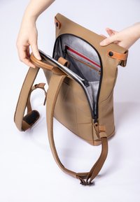 Aunts & Uncles WAKAYAMA - Tagesrucksack - tapir