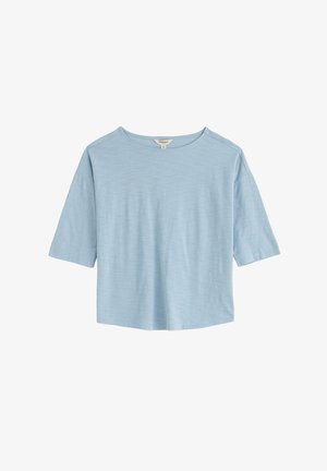 Hellblaues T-Shirt mit kurzen Ärmeln, Rundhalsausschnitt, legerem Schnitt und feiner Struktur im Stoff.