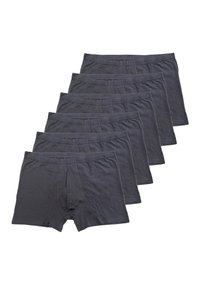 Pantaloni boxer grigi scuri realizzati in cotone morbido. Presentano una vita elastica e un design a taglio dritto, disposti in fila.