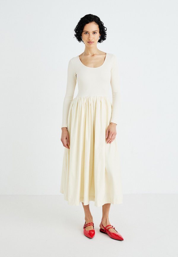 DARLING FITTED MIDI DRESS - Day dress - cream