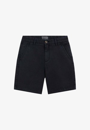 Pantalones cortos casuales negros con bolsillos delanteros, trabillas para cinturón y un cierre de un solo botón en la cintura.