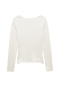 Langærmet top i off-white, lavet af blødt stof. Har en bred, rund halsudskæring og en afslappet pasform med lige kant.