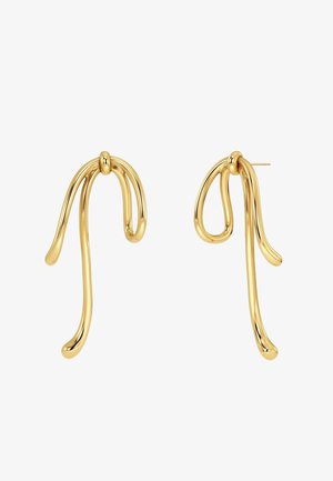 Kulta hoops-korvaketjuille, joissa on sileä, kierretty muotoilu. Pitkät, vapaasti virtaavat muodot ja kiillotettu pinta. Minimalistinen tyyli.