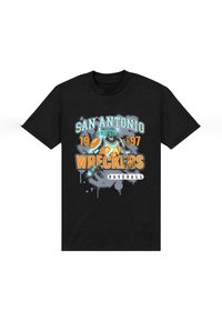 Černé tričko s barevným grafickým motivem, na kterém je text "San Antonio Wreckers", baseballová tématika a další detaily z roku 1997.