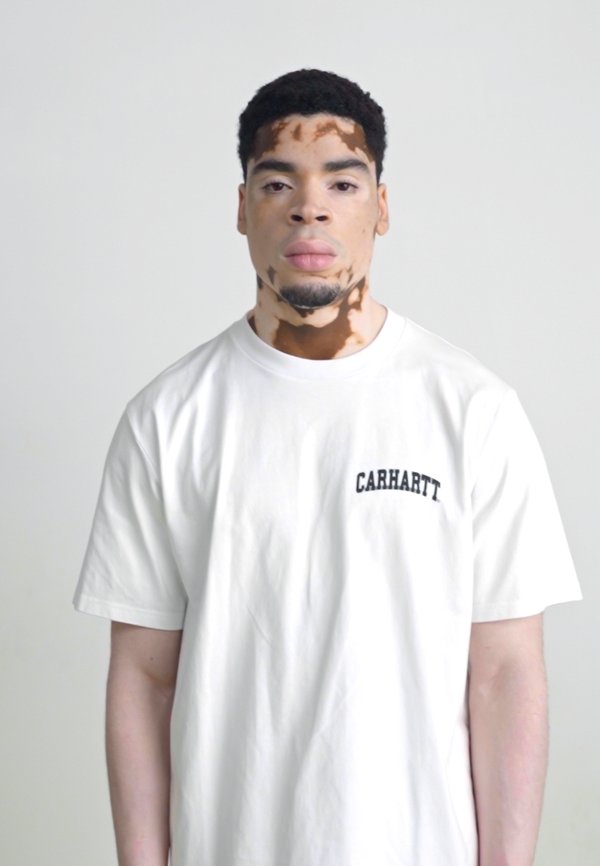 UNIVERSITY SCRIPT - Basic T-shirt2