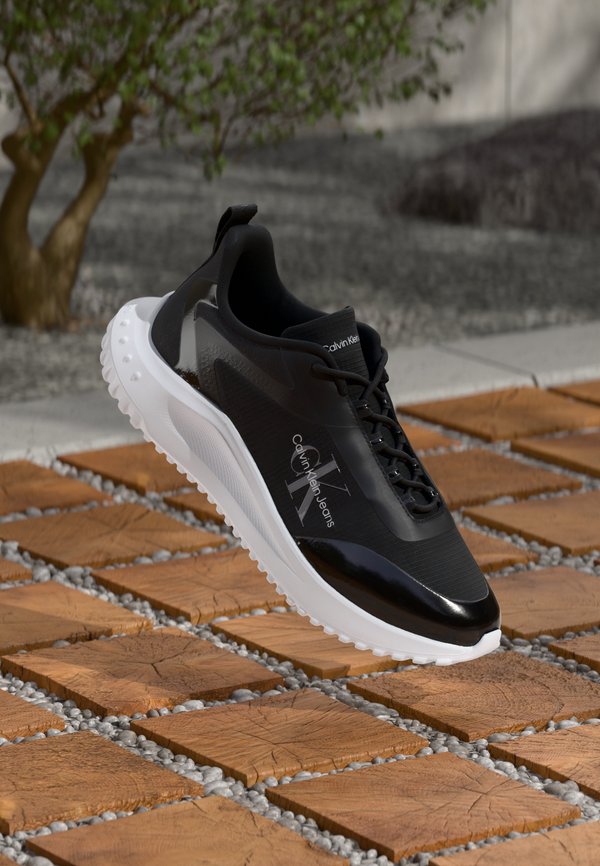 RUNNER LACE - Trainers