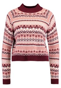 Maglione lavorato a maglia con collo alto a giro, caratterizzato da un motivo fair isle rosa e borgogna, maniche lunghe e orlo e polsini a coste.