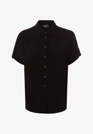 Czarna koszula z krótkim rękawem z guziczkami, z kołnierzem z klapą i zapinanymi na guziki patkami na rękawach, przedstawiona na białym tle.