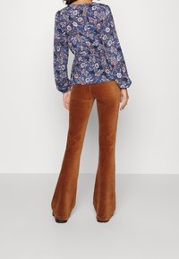 ONLY Tygbyxor - brown