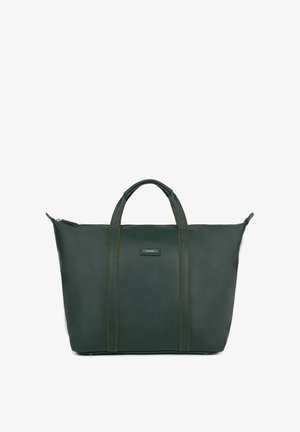 Groene leren schoudertas met dubbele handvaten aan de bovenkant, contrasterende stiksels en een ritssluiting. Gladde textuur, gestructureerde vorm en minimale hardware.