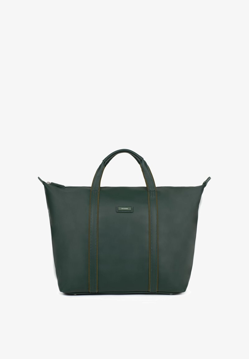 Borsa tote in pelle verde con doppio manico superiore, cuciture a contrasto e chiusura con zip. Tessuto morbido, forma strutturata e hardware ridotto al minimo.
