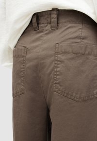 AllSaints JOVI - Stoffhose - khaki green