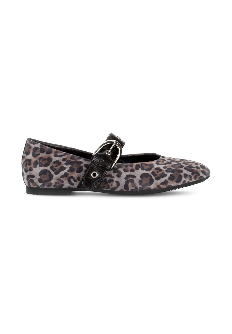 Ballet-flats met luipaardprint, voorzien van een zwarte gepatenteerde band en sluiting, ronde neus en platte rubberen zool. Zachte stofstructuur.