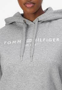Tommy Hilfiger MDRN REG CORP LOGO  - Felpa - medium heather grey