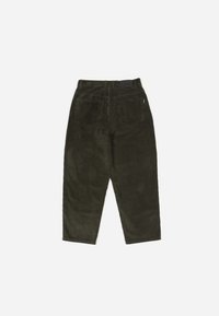 Grønne cordbuksar med rett bein design, fem lommer og ein midjeband tag. Strukturert stoff med myk avslutning.