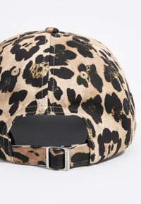 Bimba Y Lola Šiltovka - leopard natural