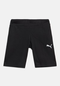 Μαύροι ριμπ αθλητικοί σορτς μήκους μέχρι το γόνατο με ελαστική μέση και λευκό λογότυπο Puma στο αριστερό μηρό, απλωμένα επίπεδα σε λευκό φόντο.