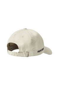Gorra de algodón beige con correa ajustable. Presenta el texto bordado "PEPE JEANS" en negro en el lado. Textura suave, visera curva.