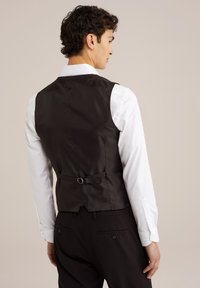 Thumbnail Image 3